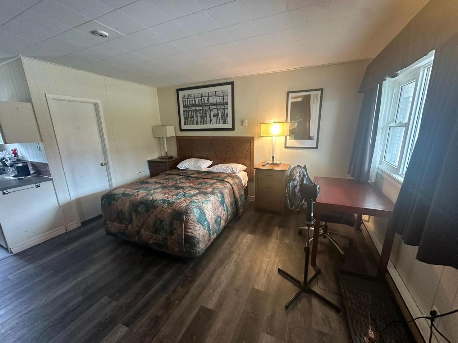 Pine Ridge Motel Timmins Exterior photo