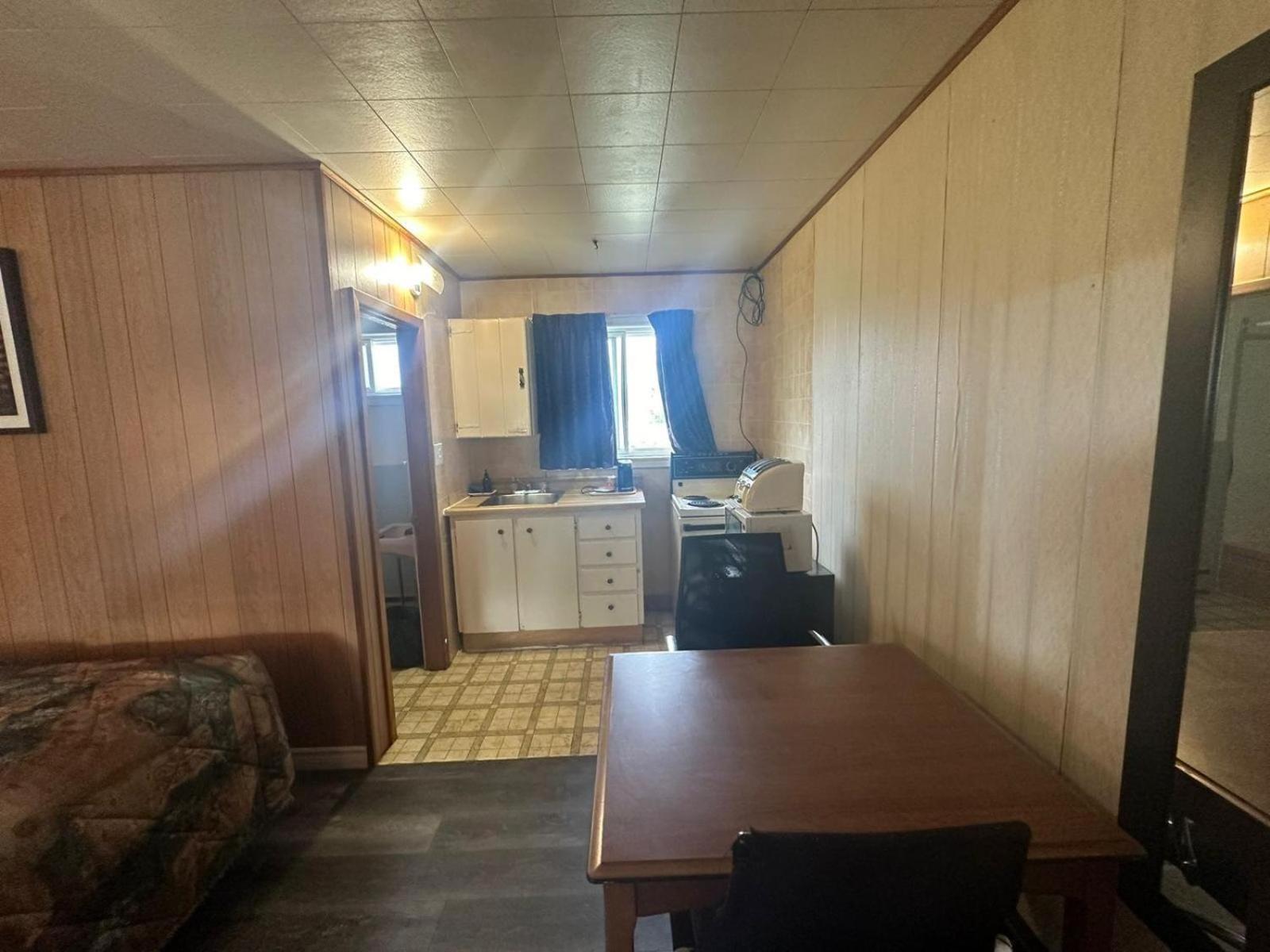 Pine Ridge Motel Timmins Exterior photo
