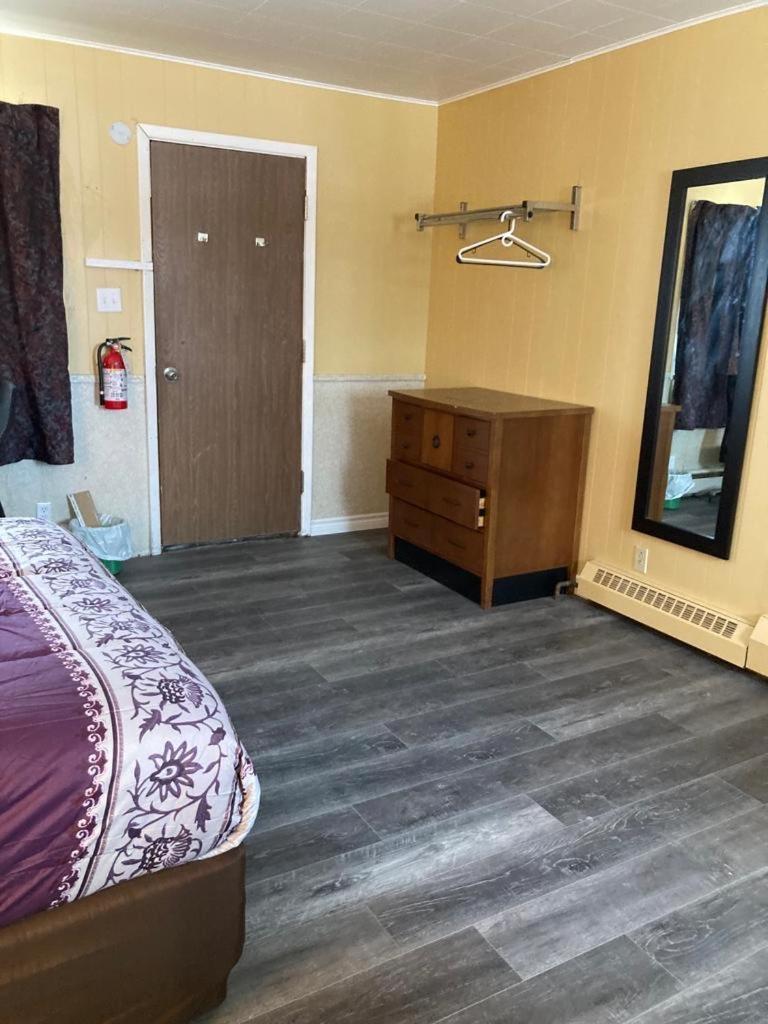 Pine Ridge Motel Timmins Exterior photo